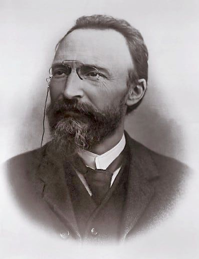Portret fotografic al lui Bartolo Longo, cu barbă și pince-nez
