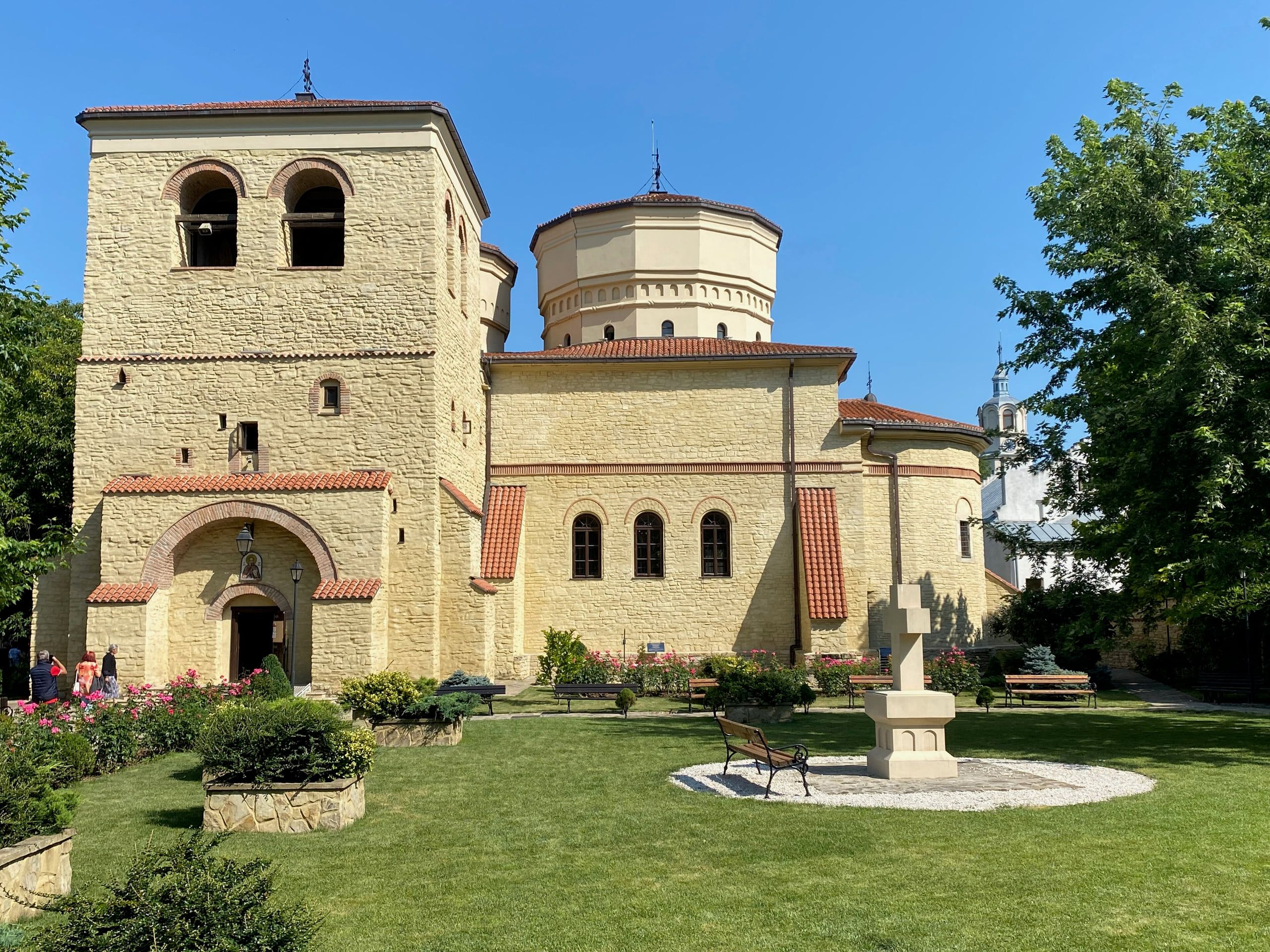 Biserica Sfântul Sava din Iași, cu turnul-clopotniță de la intrare
