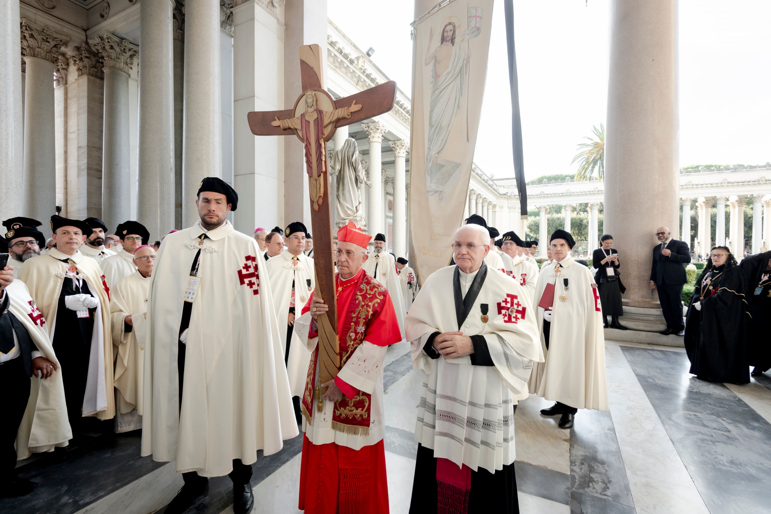 Procesiunea Ordinului cu crucea jubiliară în Bazilica Sfântul Paul din afara Zidurilor, octombrie 2025