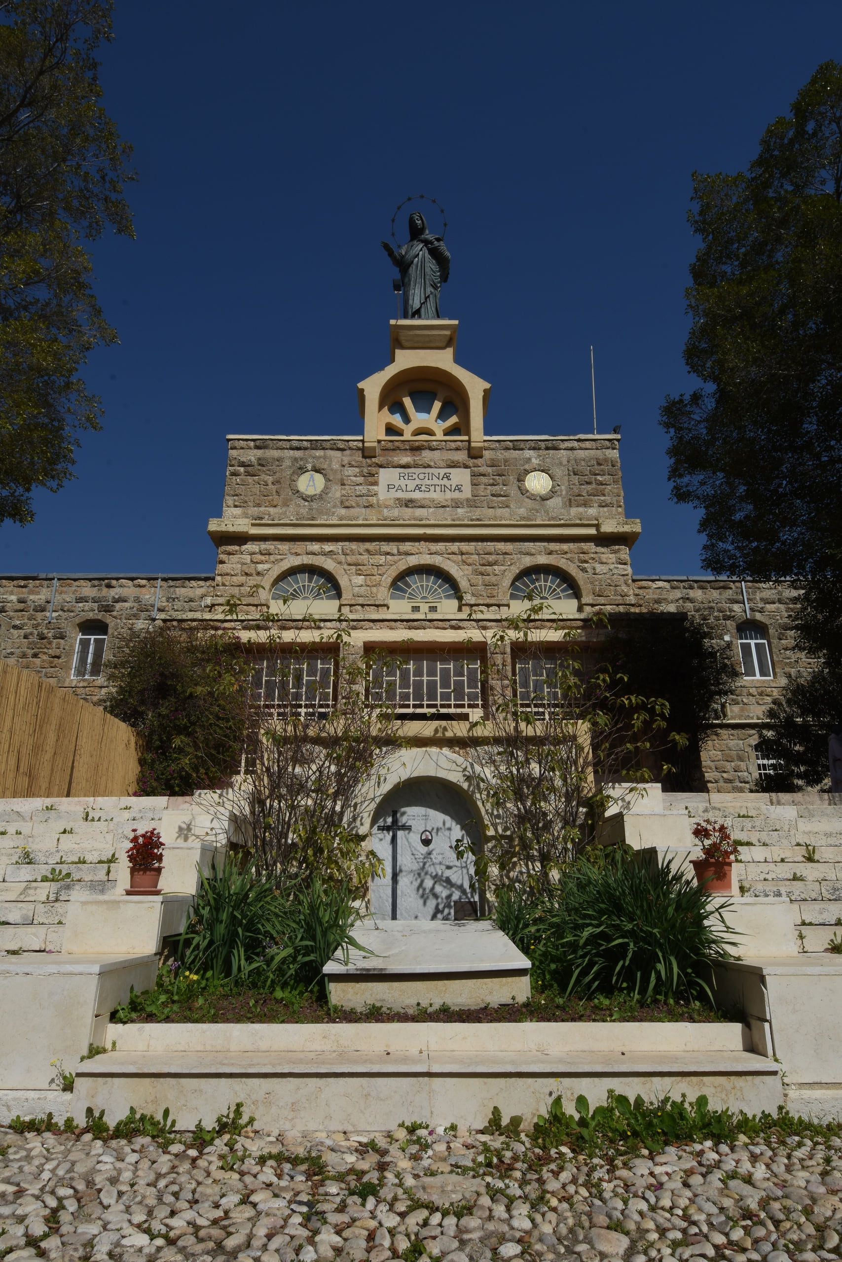 Sanctuarul Maicii Domnului, Regina Palestinei, de la Deir Rafat