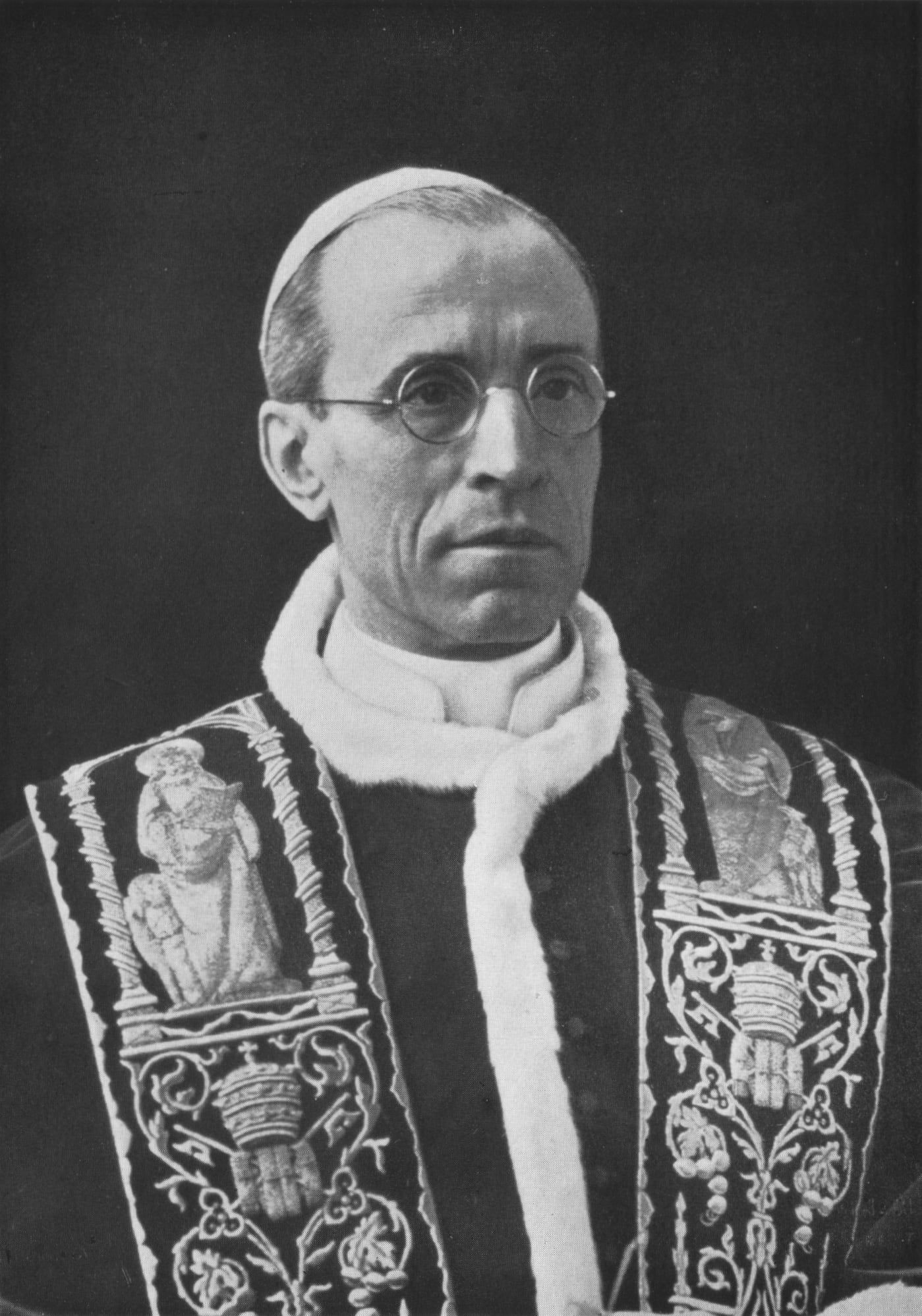 Papa Pius al XII-lea, fotografie a atelierului Fratelli Alinari