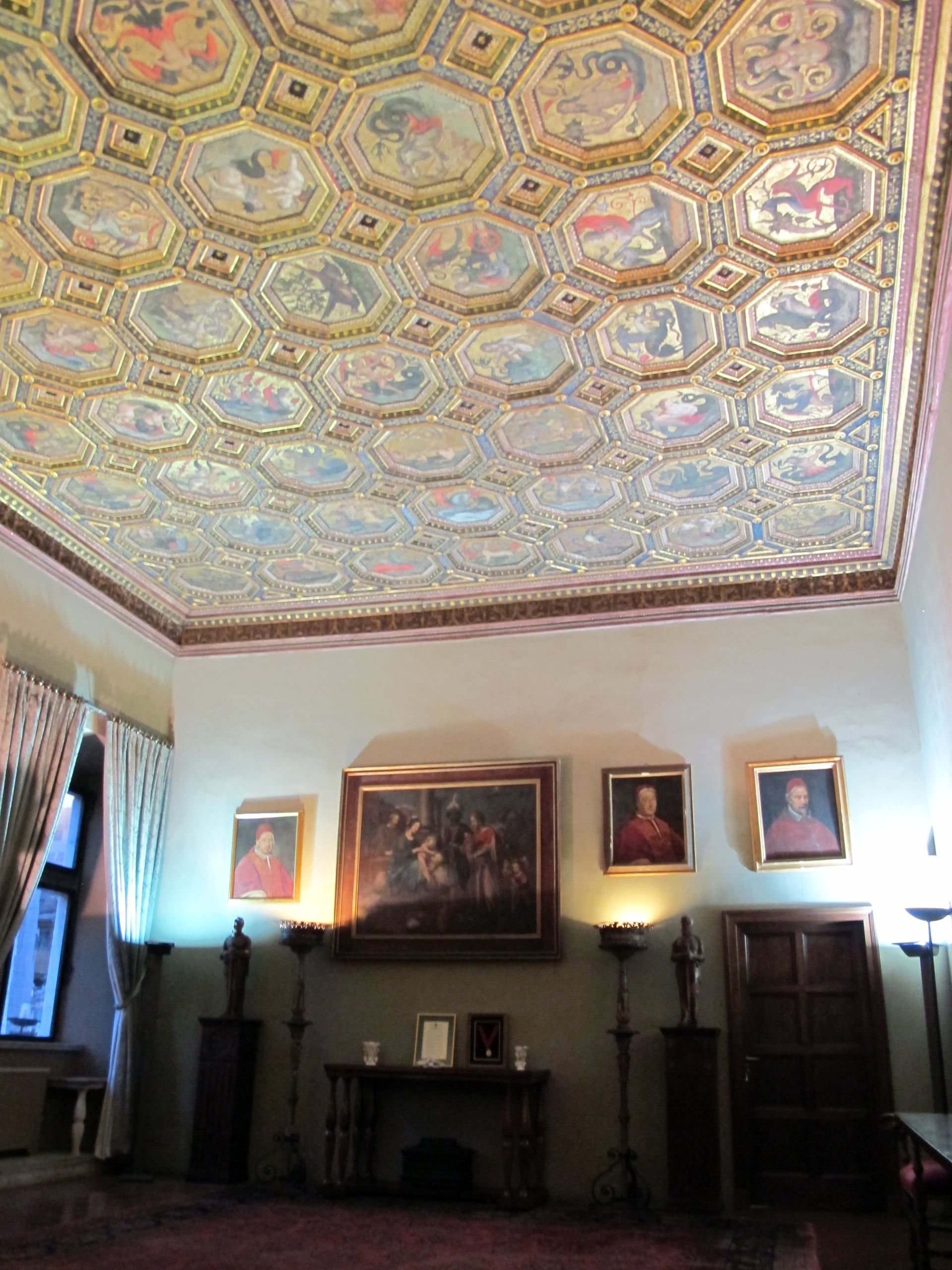 Sala Semizeilor din Palatul della Rovere, cu plafonul pictat de Pinturicchio